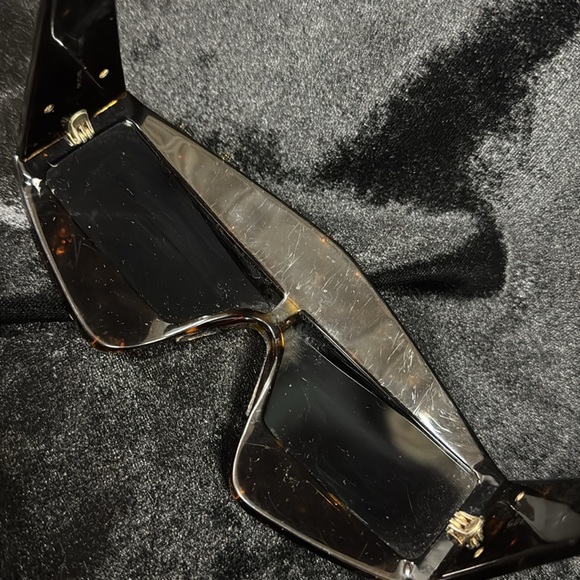 Gucci Hollywood Forever Sunglasses - GG0357S - Picture 15 of 15